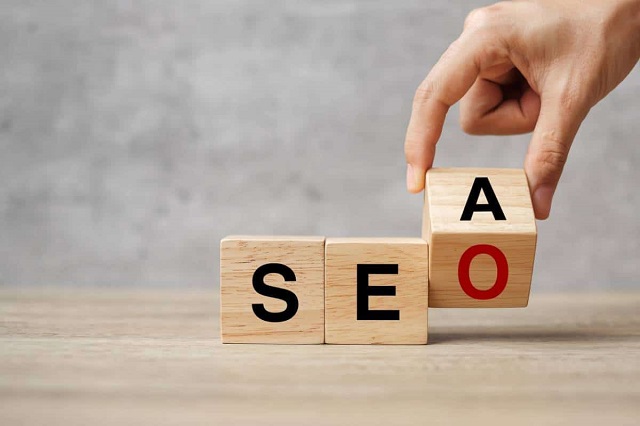 Avantages et inconvénients des solutions SEO ou SEA en matière de référencement
