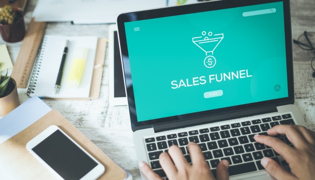 Suivi et optimisation du tunnel de vente dans le Sport Business